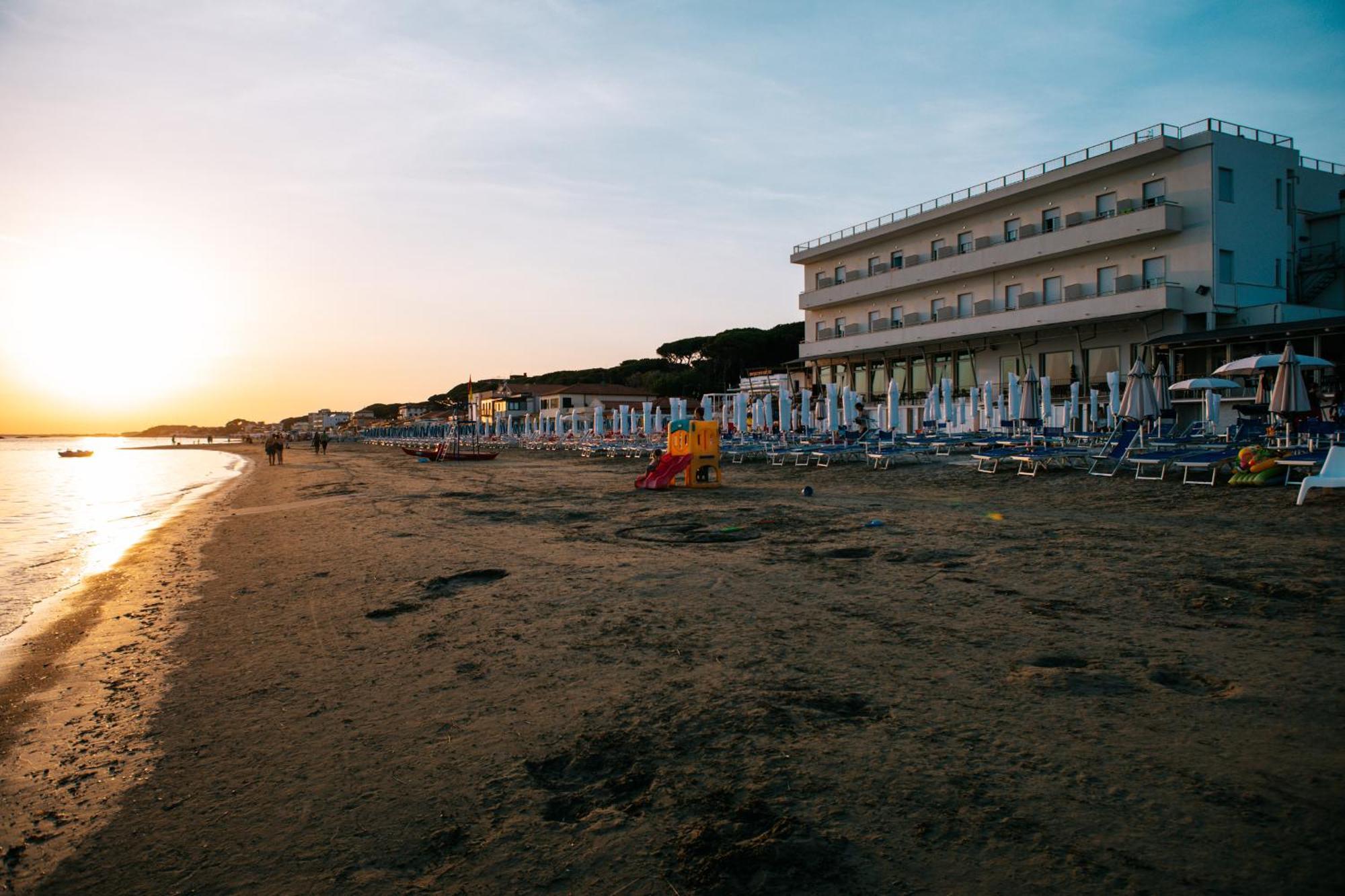 Hotel Parrini Follonica Exterior foto